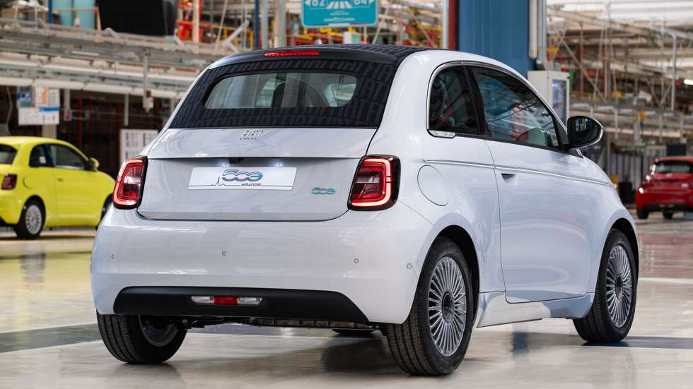 Fiat: Ανακοίνωσε το νέο 500 Ibrida, ντεμπούτο για το 500e Mirafiori